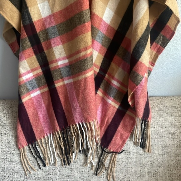 Women's Woolrich Luxe Soft Cozy Blanket Scarf Wrap Ruana Fringed One-Size - Picture 5 of 13